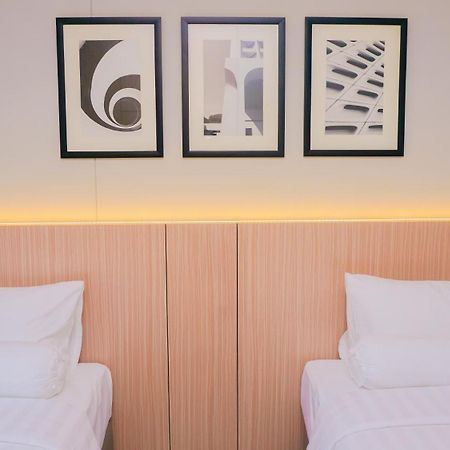 Front One King Hotel Tuban Tuban  Eksteriør bilde