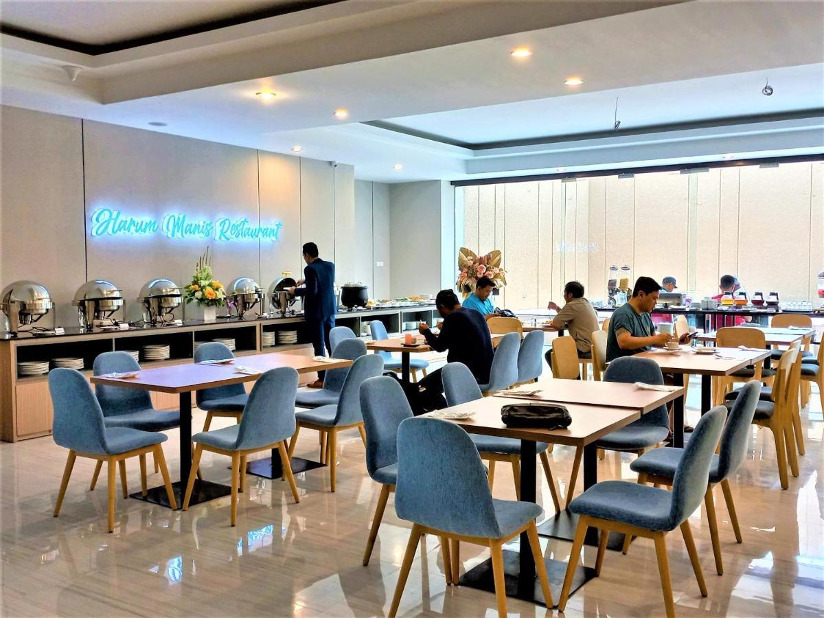 Front One King Hotel Tuban Tuban  Eksteriør bilde