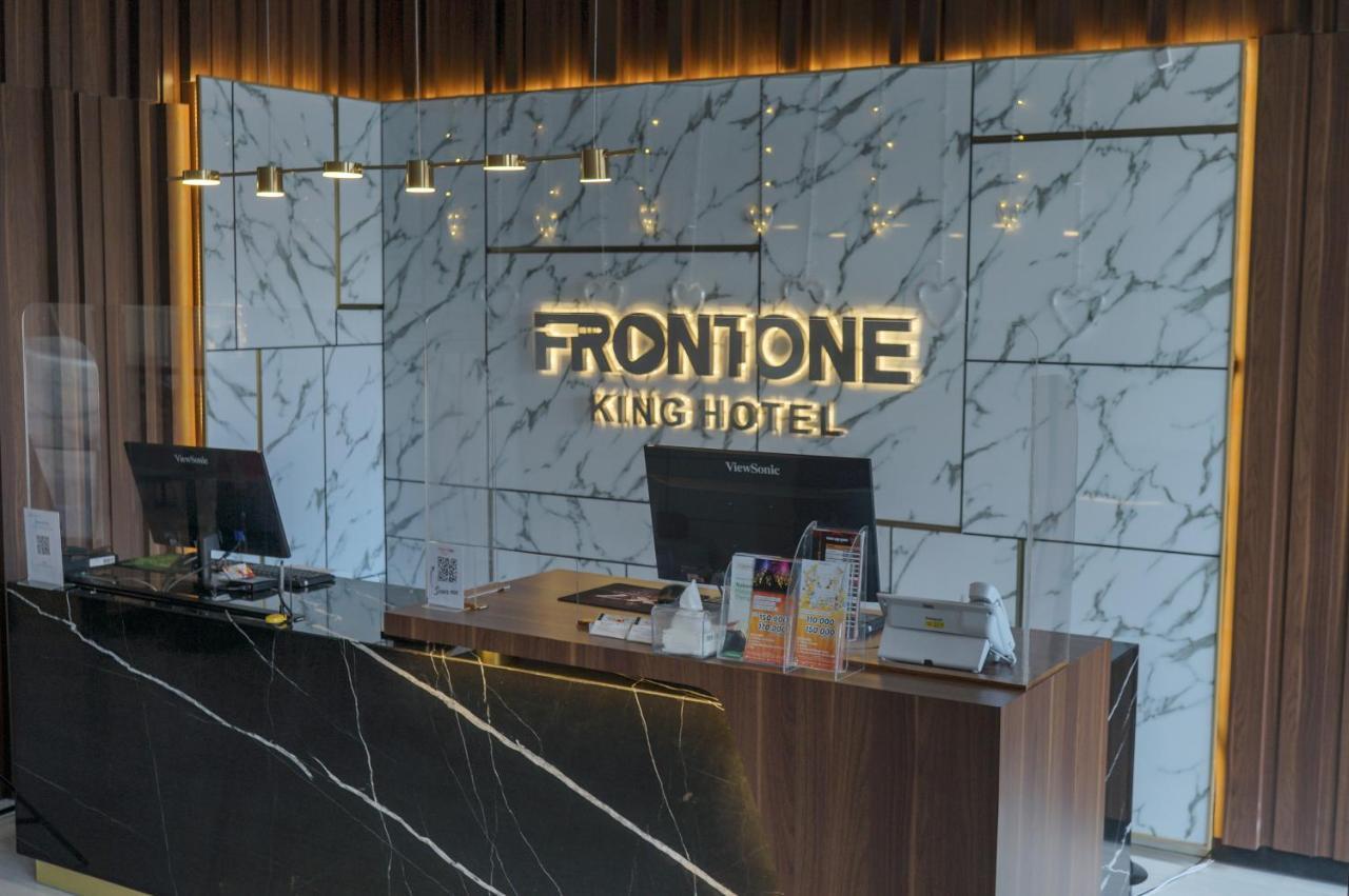 Front One King Hotel Tuban Tuban  Eksteriør bilde