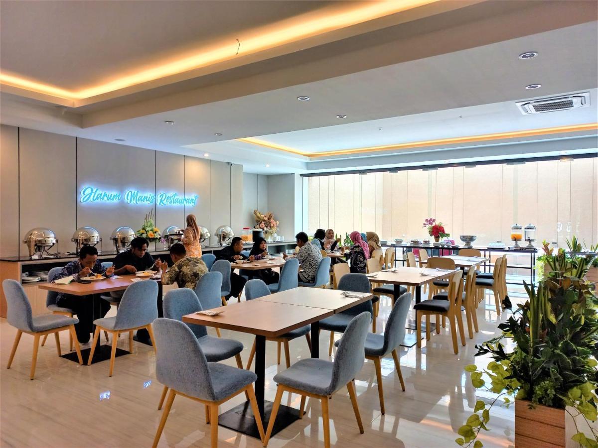 Front One King Hotel Tuban Tuban  Eksteriør bilde