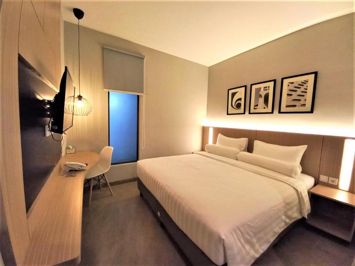 Front One King Hotel Tuban Tuban  Eksteriør bilde