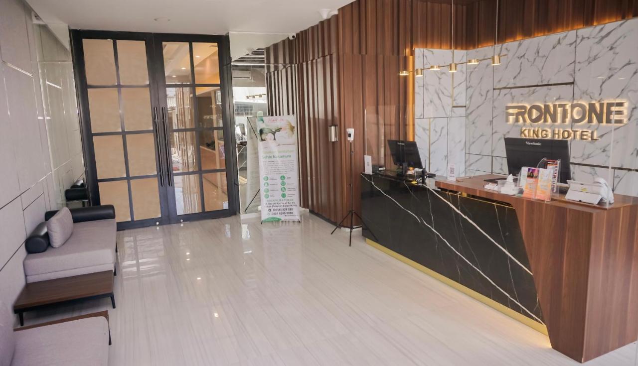 Front One King Hotel Tuban Tuban  Eksteriør bilde