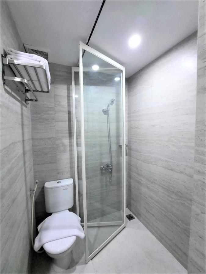 Front One King Hotel Tuban Tuban  Eksteriør bilde