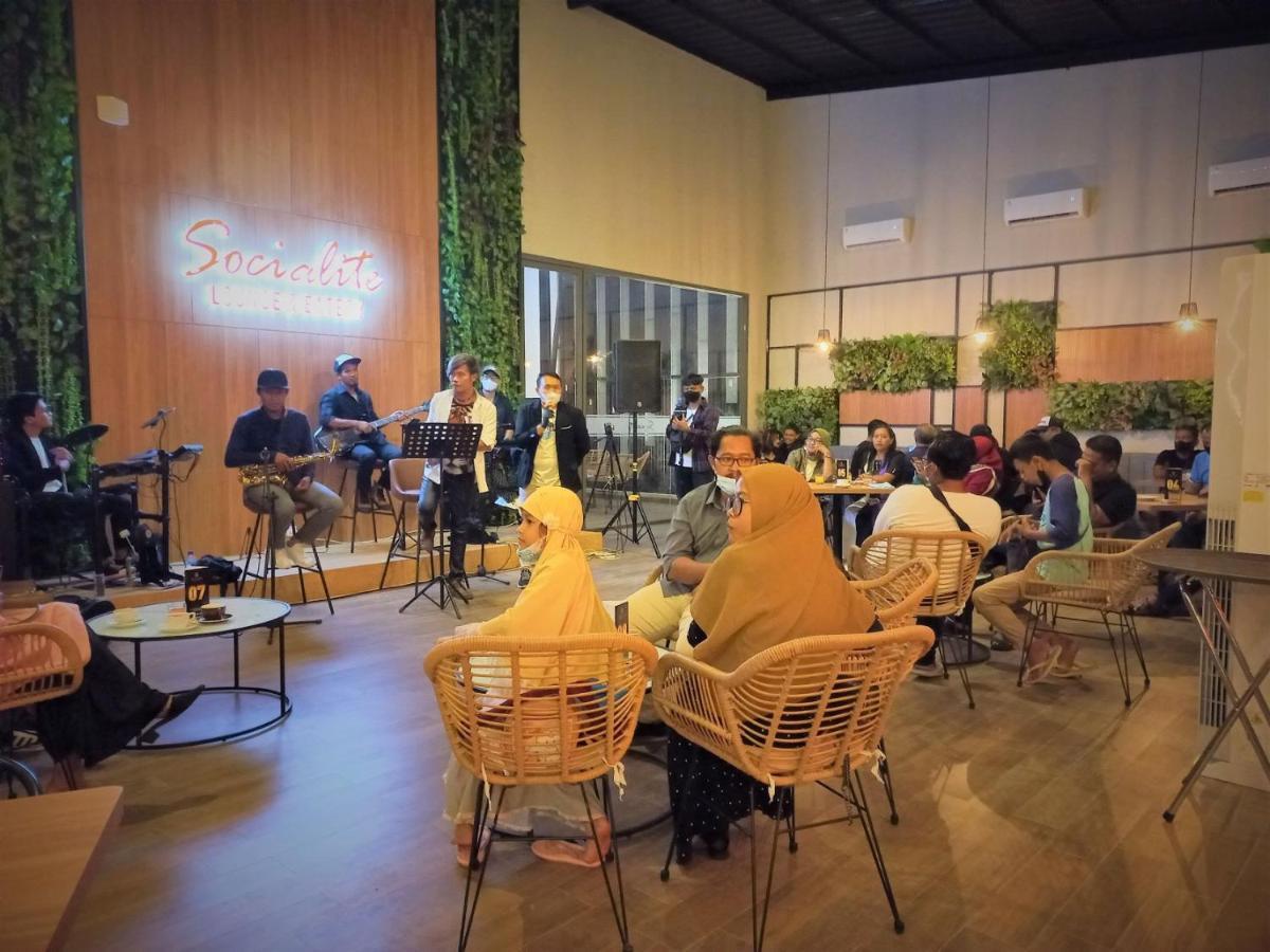 Front One King Hotel Tuban Tuban  Eksteriør bilde