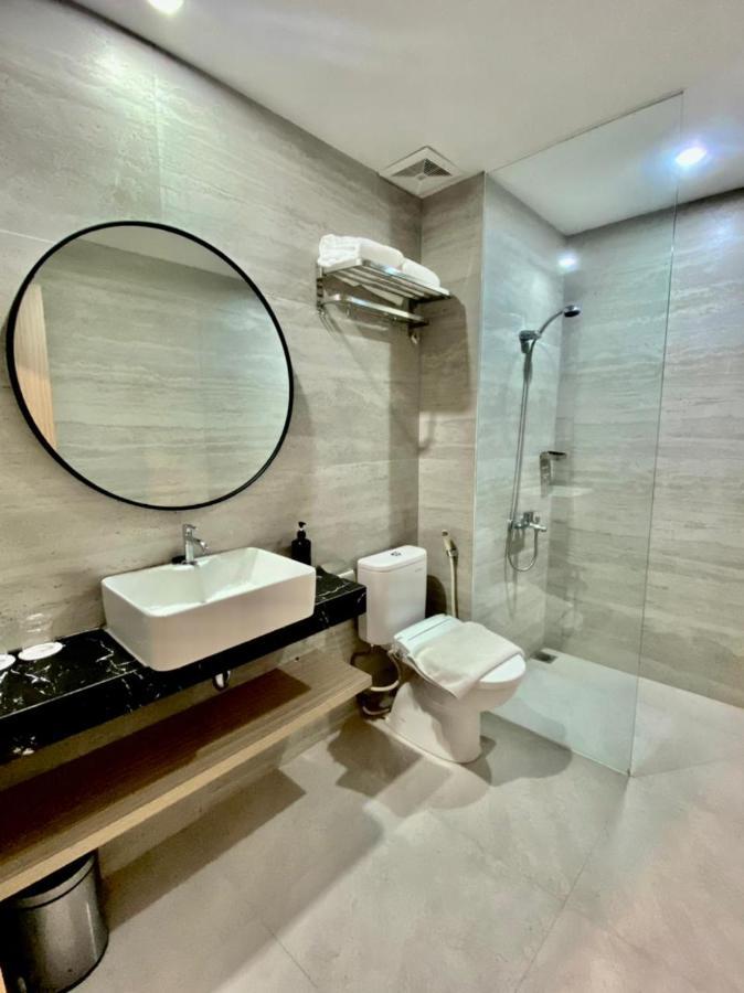 Front One King Hotel Tuban Tuban  Eksteriør bilde