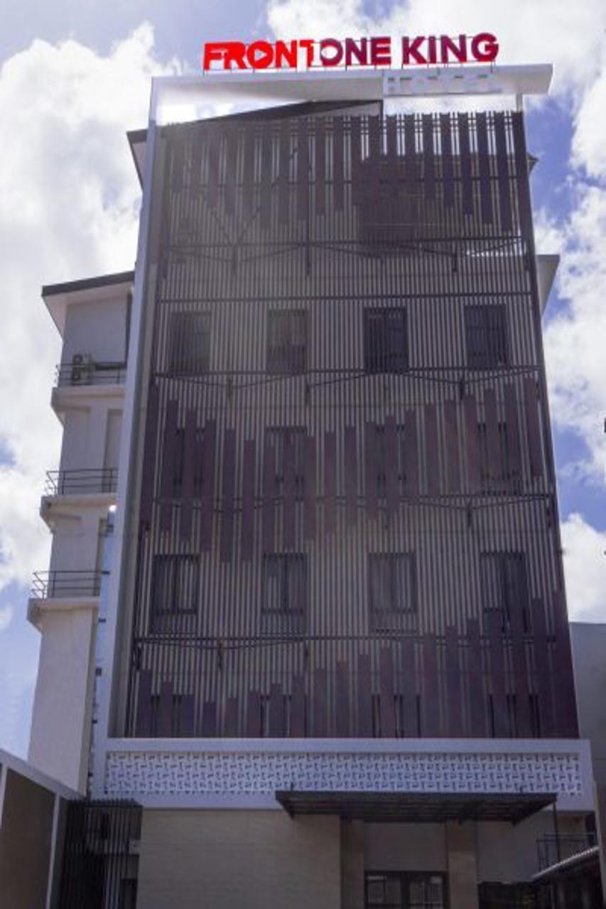 Front One King Hotel Tuban Tuban  Eksteriør bilde