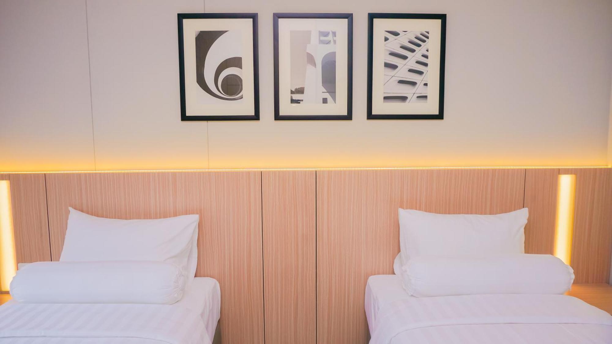 Front One King Hotel Tuban Tuban  Eksteriør bilde